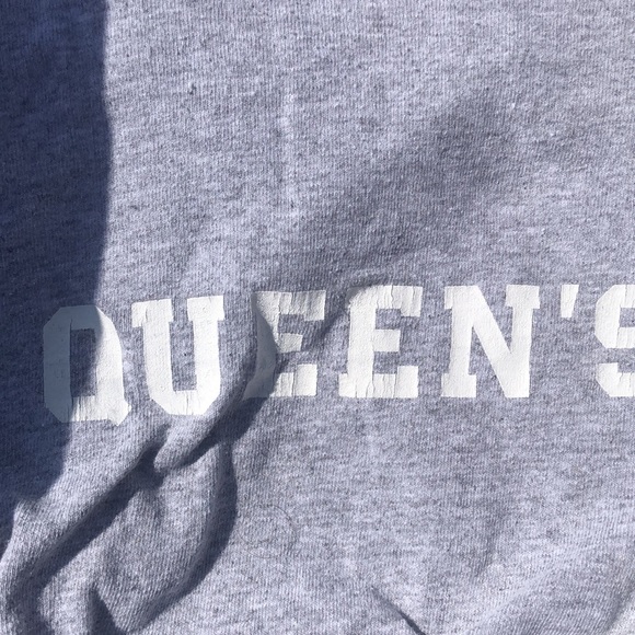Queen’s Law T-shirt - Picture 4 of 5